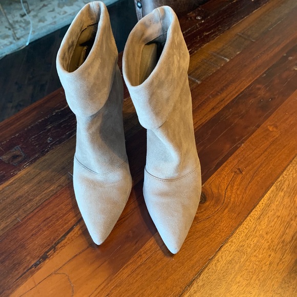 Ivanka Trump Beige suede ankle booties - Picture 3 of 8